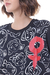 REMERA MC NIKOL CROP NEGRO - Soho Denim