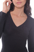 REMERA ML FRUNN ALGODÓN ELASTANO ESCOTE EN V CON DETALLE DE FRUNCES COLOR NEGRO - comprar online