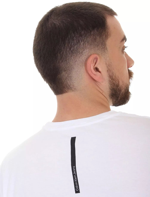 Camiseta Calvin Klein Jeans Masculina Black Omega Logo Branca CKJM1070900 - Kevin Sports