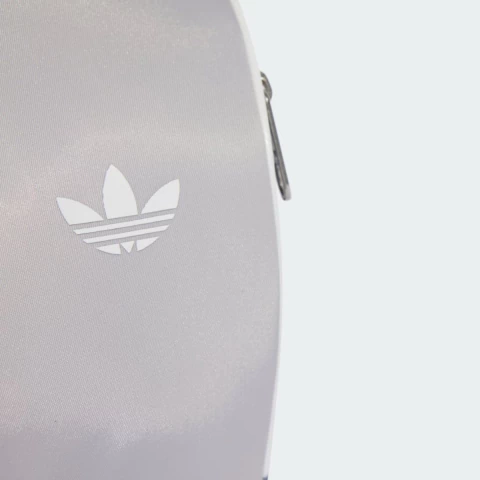 Bolsa Adidas Adicolor Pequena - JN7495 na internet