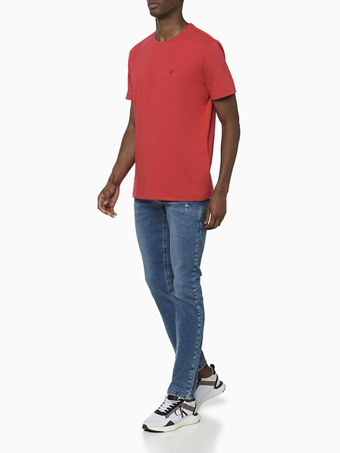 Camiseta MC CKJ Masc Ômega Peito Vermelha - CKJM107D-0395 na internet