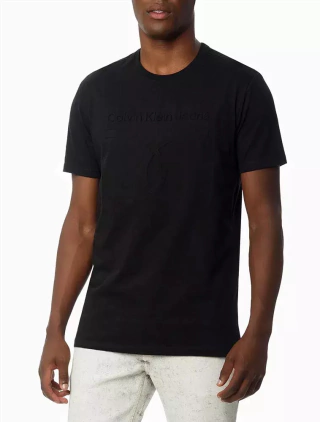 Camiseta MC CKJ Calvin Klein Jeans Masc Ômega Embossed - Preto- CM2OC01TC267-0987