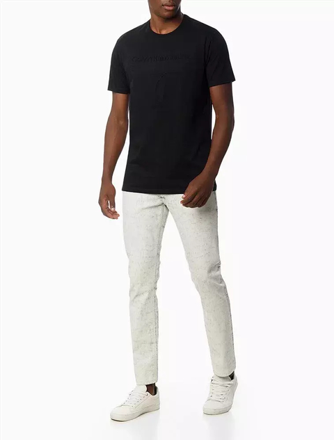 Camiseta MC CKJ Calvin Klein Jeans Masc Ômega Embossed - Preto- CM2OC01TC267-0987 - comprar online