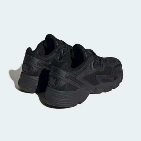 Tênis Astir Feminino - Preto adidas IE9888 na internet