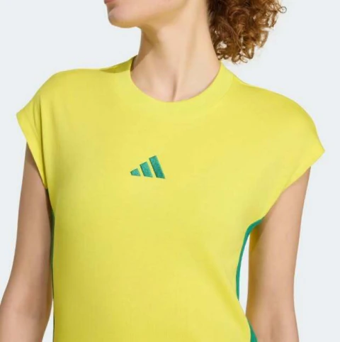 Camiseta Feminina Adidas Malha Simples Essentials Três Listras - KR7565 - loja online