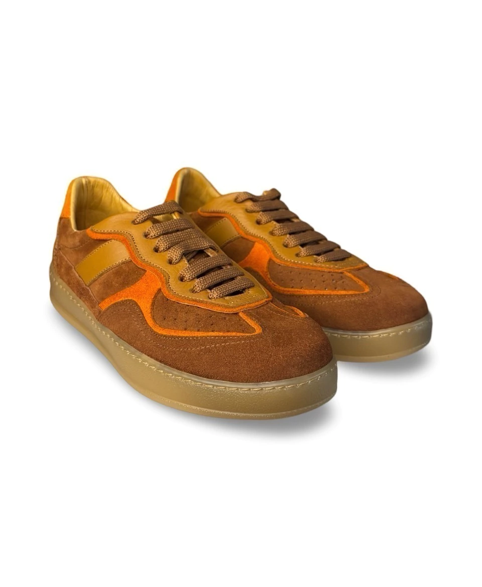 iona marron y naranja