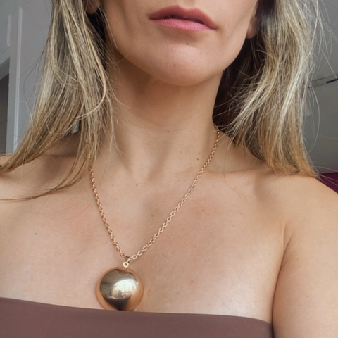 COLAR BOLA TITA LONGO DOURADO - comprar online