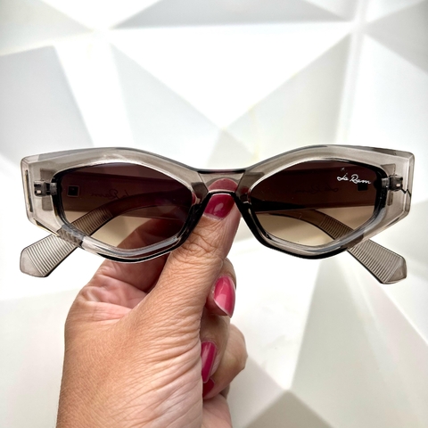 ÓCULOS DE SOL TATI CINZA GATINHO FEMININO - comprar online