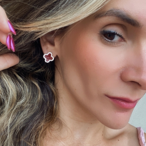 BRINCO NILDE FLOR PEQUENO DOURADO VERMELHO - comprar online