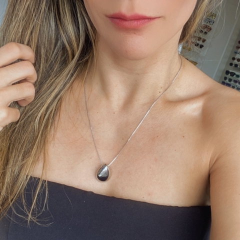 COLAR GOTA NENA CURTO PRATEADO - comprar online