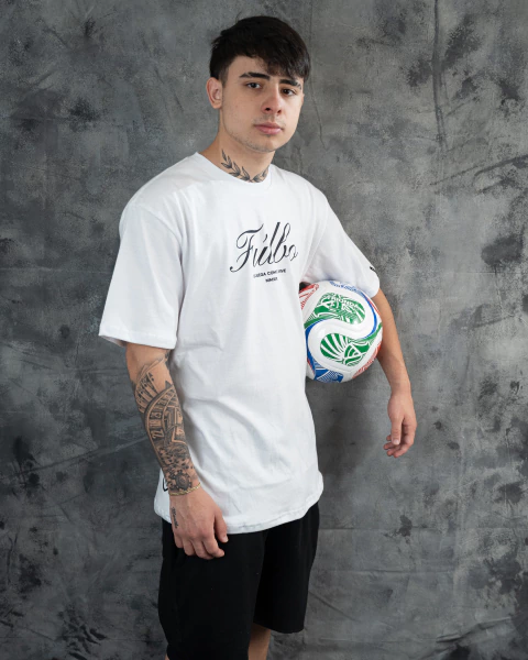 Camiseta FÚLBO CURSIVA OVERSIZE - comprar online