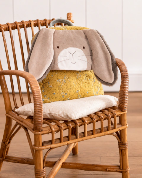 Mochila Conejo Doudou Lapin Ocre Moulin Roty Trois Petits Lapins