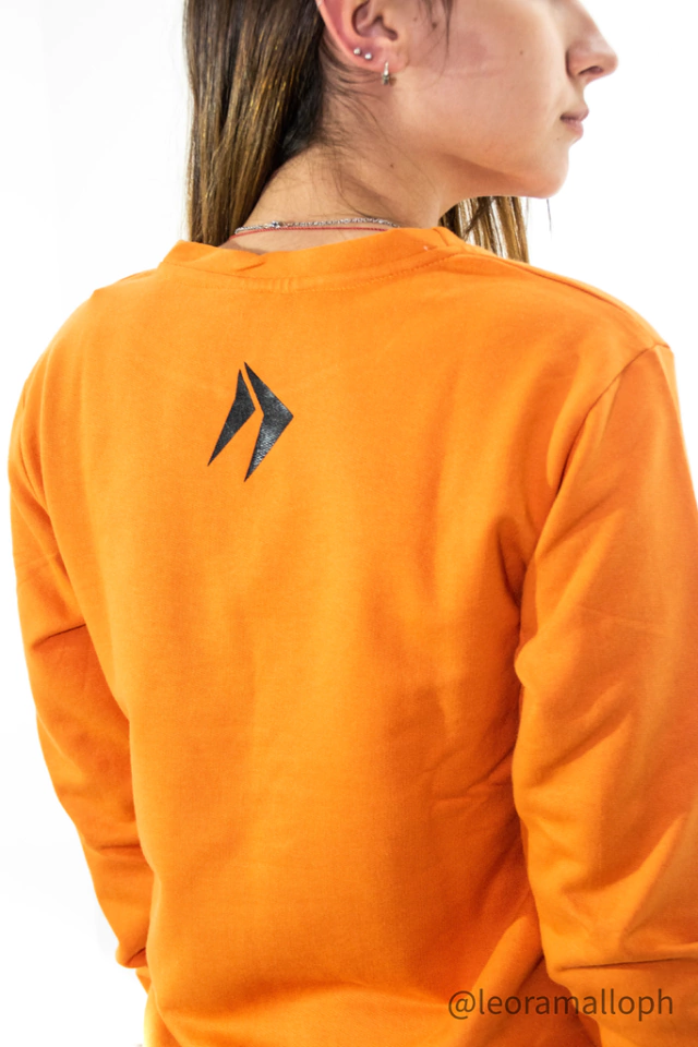 BUZO SPORTSWEAR CUELLO REDONDO MUJER - TOSTADO — imagen 3