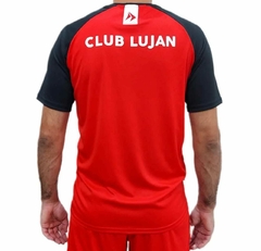 REMERA ENTRENAMIENTO CLUB LUJAN 2024 ROJA HOMBRE - comprar online