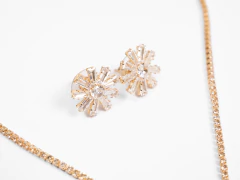 Conjunto Strass Flor Golden en internet