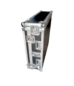 Imagem do Flight Case Behringer Wing com cablebox e rodas