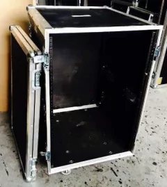 Road Case Rack 16u C/ Rodas. - comprar online