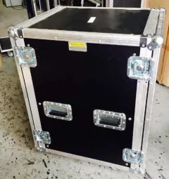 Road Case Rack 16u C/ Rodas. na internet