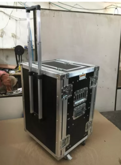 Case Rack Para Ui24 + 3u + Roteador + 2 Bases + 2 Gav Rodas MLZF - comprar online