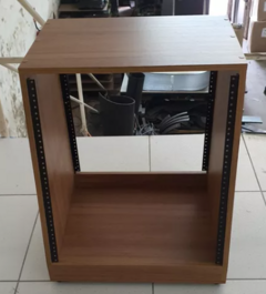 Rack 12u Para Estúdio Angulado Padrao Freijó Home Estudio MLZ na internet