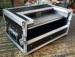 Flight Case Rack Para 2 Bases De Microfone + 1u + Gaveta MLZF na internet