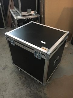 Flight case baú 70x60x60 com rodas
