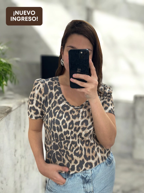 Remera LEO