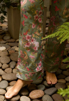 PIJAMA CAMELIA 1/2 TEMPORADA + colores en internet