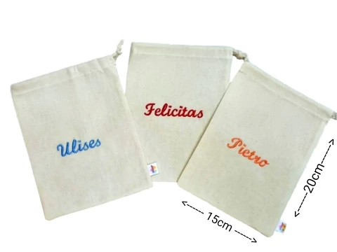 Bolsa de tela chica personalizada bordada con nombre ,IDEAL PARA JARDIN DE INFANTE O SOUVENIR
