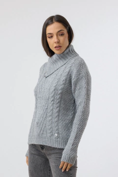 Sweater cuello alto