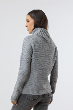Sweater cuello alto - scombro