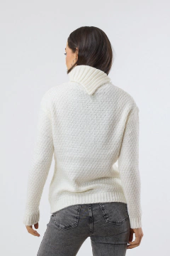 Sweater cuello alto en internet