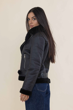 Campera gamulan simil cuero