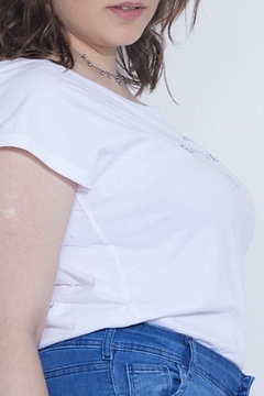 Remera New romance | ULTIMOS TALLES - scombro