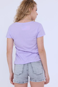 Remera Everithing is a choise en internet