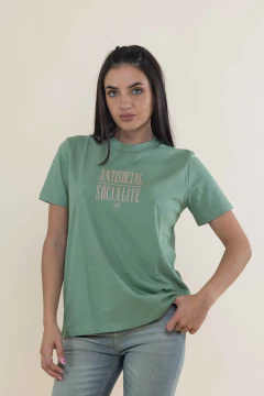 Imagen de Remera Antisocial socialite