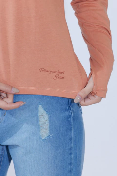 Remera manga larga Follow your heart - scombro