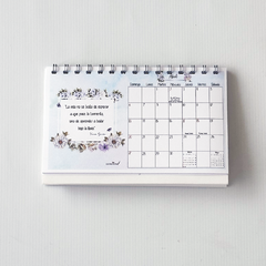 Calendario de Escritorio 2025 "Bloom in Blue" en internet
