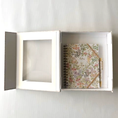 Combo Caja Chica: Cuaderno Flora + Ball Pen Flora + Caja en internet