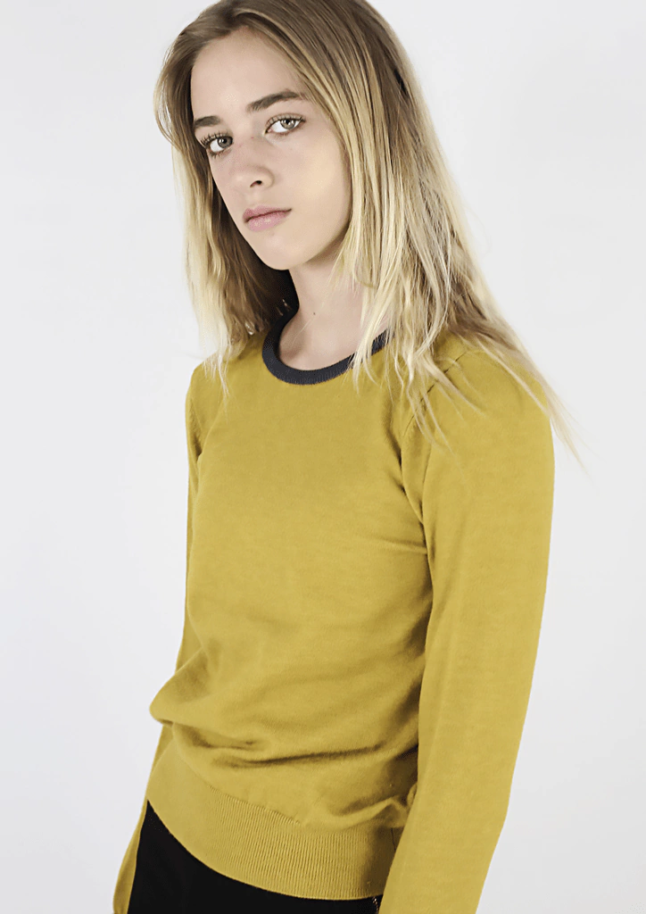 ELENA. Sweater básico