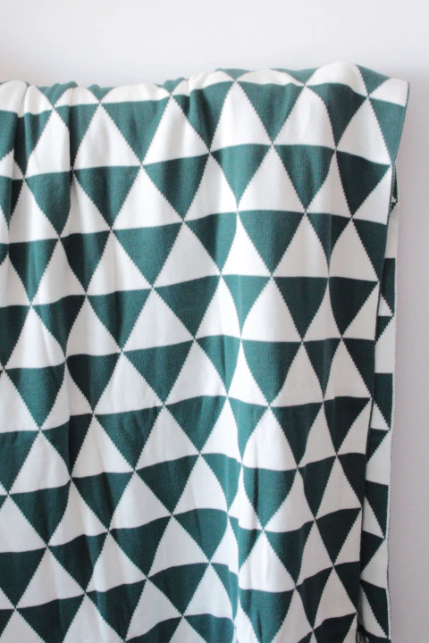 Manta Dana triangulos en internet