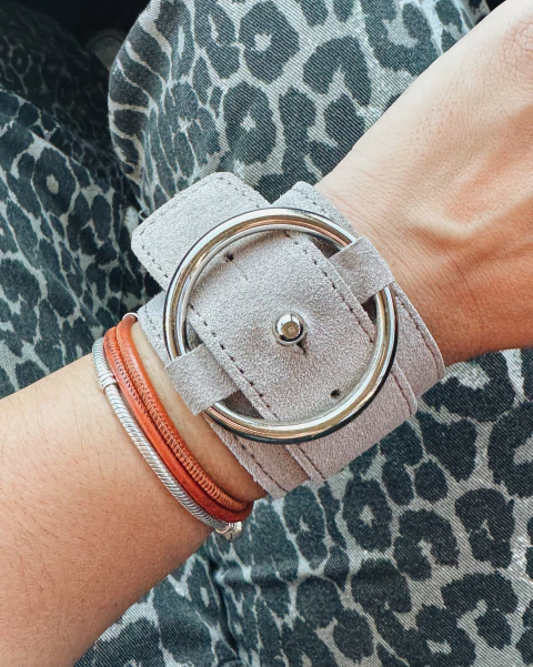 Brazalete Estocolmo - Gamuza Gris - comprar online