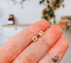 Brinco Rosinha 5 mm Ouro 18k - comprar online