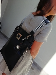 Imagen de AGUSTINA PREMIUM - Mochila Portanotebook / Bandolera