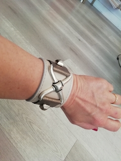 Brazalete Cruz Grande - De la Riestra