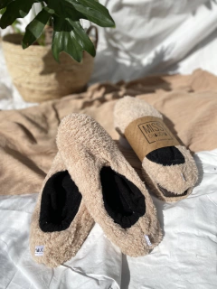 Pantufla Beige y Negro -DISCONTINUO SOLO L en internet