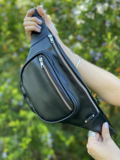 Riñonera Metal Negra en internet