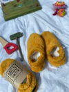 Pantufla Infantil Pelo Soft Mostaza
