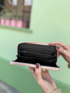 Maxi Billetera con cierre Beige en internet