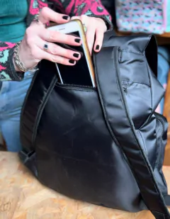 Iris Plus Black - comprar online